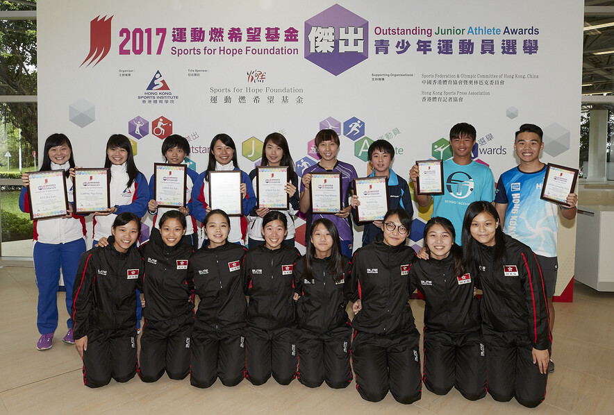 <p>The Sports for Hope Foundation Outstanding Junior Athlete Awards Presentation for 1<sup>st</sup> quarter 2017 successfully held at the Hong Kong Sports Institute. The award winners include: (from left) Lui Hiu-lam, Cheng Nga-ching, Chan Sin-yuk and Tang Yan-yi (Squash), Chan Yin-fei (Fencing), Soo Wai-yam and Poon Yat (Table tennis). The recipients of the Certificate of Merit are Ng Ki-lung (Tennis) and Leung Chung-pak (Cycling).  Meanwhile, the Hong Kong Girls’ Youth Volleyball Team were presented the new Certificate of Appreciation to appreciate their hard work in the sport.</p>
